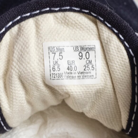 Vans Black and White Old Skool Suede/Canvas Sneakers Women's 9, Men's 7.5 - Picture 2 of 11